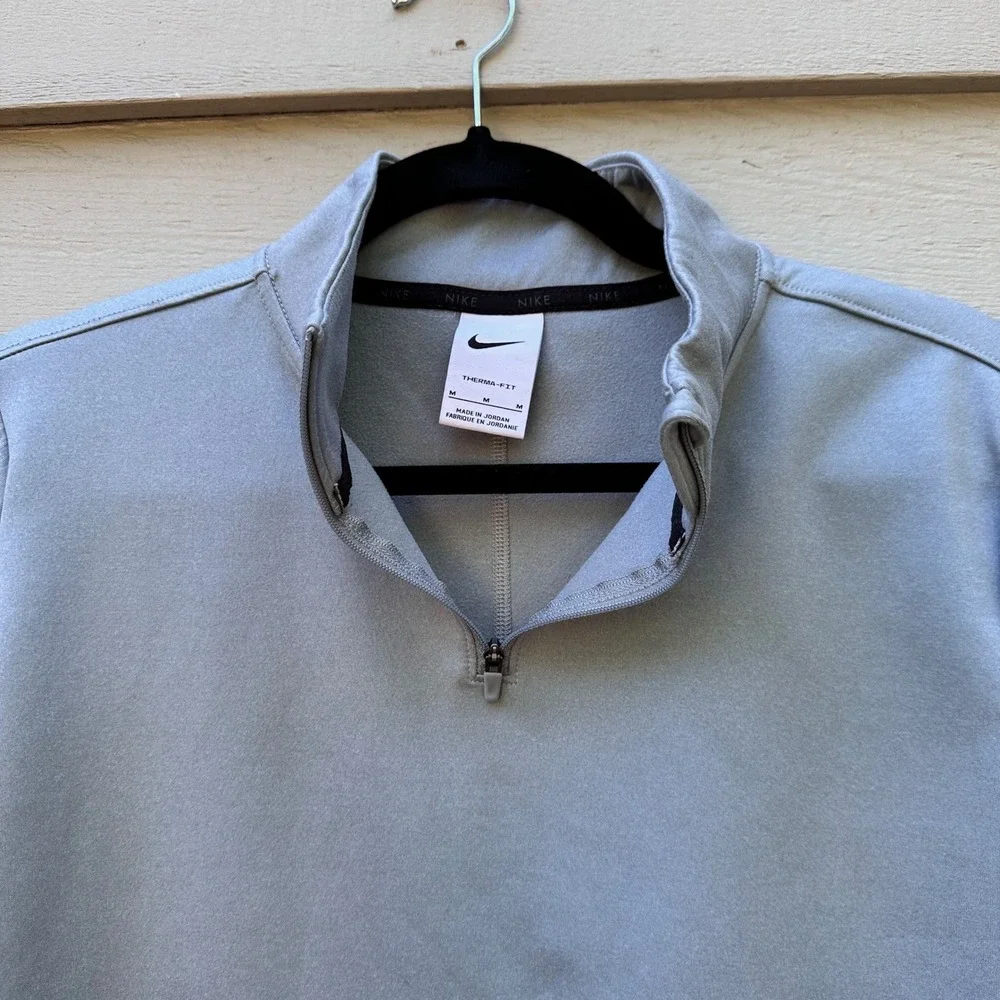 Nike Therma-FIT Womens Medium Quarter Zip Pullover Light Grey Activewear Top